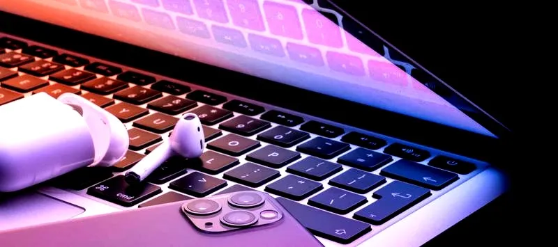 Jak szybko połączyć AirPods z MacBookiem? Praktyczny przewodnik