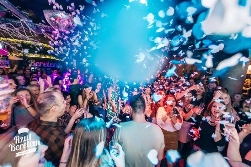 Koszt DJ-a na studniówkę