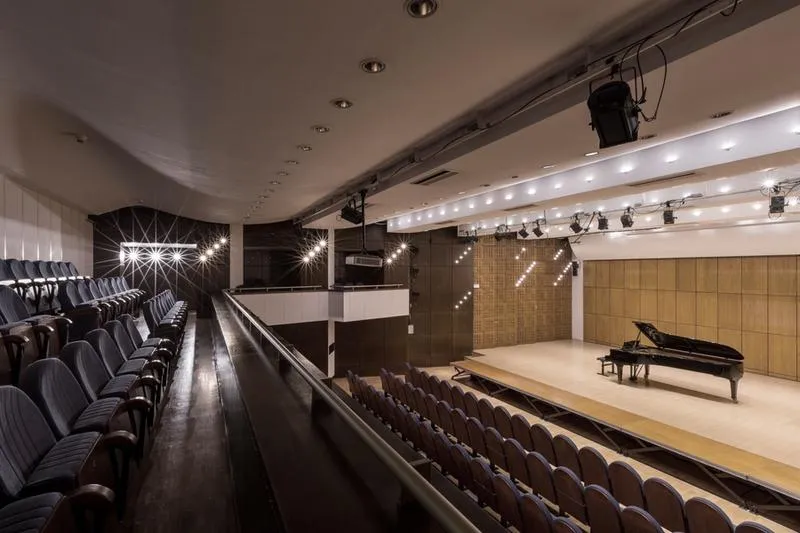 Zaufanie z artystami